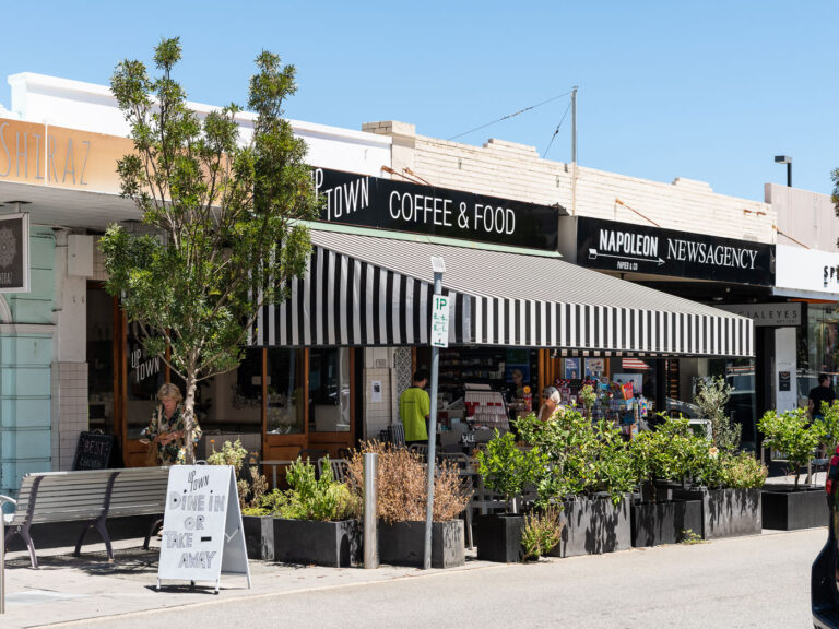 8/21 Anstey Street gallery