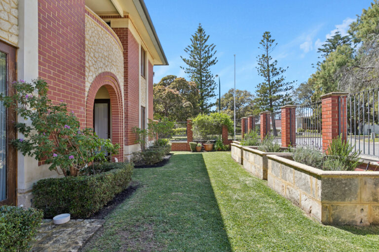28 William Street gallery