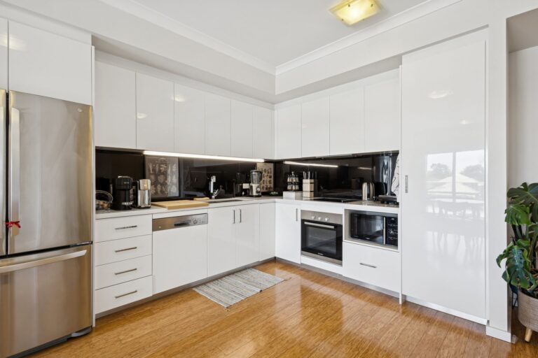 39/110 Cambridge Street gallery