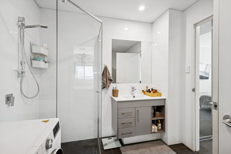 39/110 Cambridge Street gallery