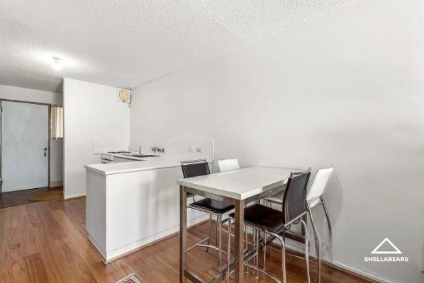 8/38 John Street gallery