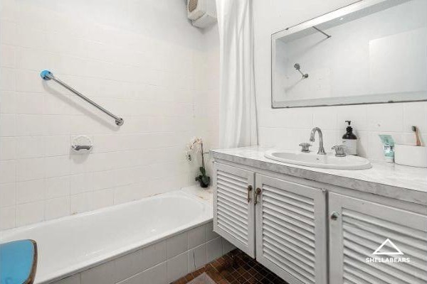 8/38 John Street gallery