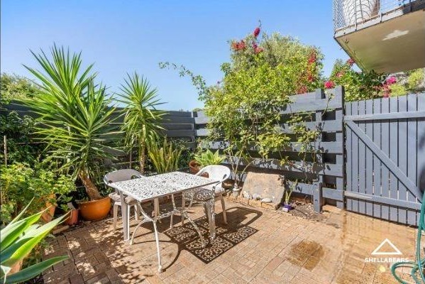 8/38 John Street gallery