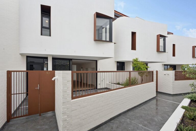 10/8 McCabe Street gallery