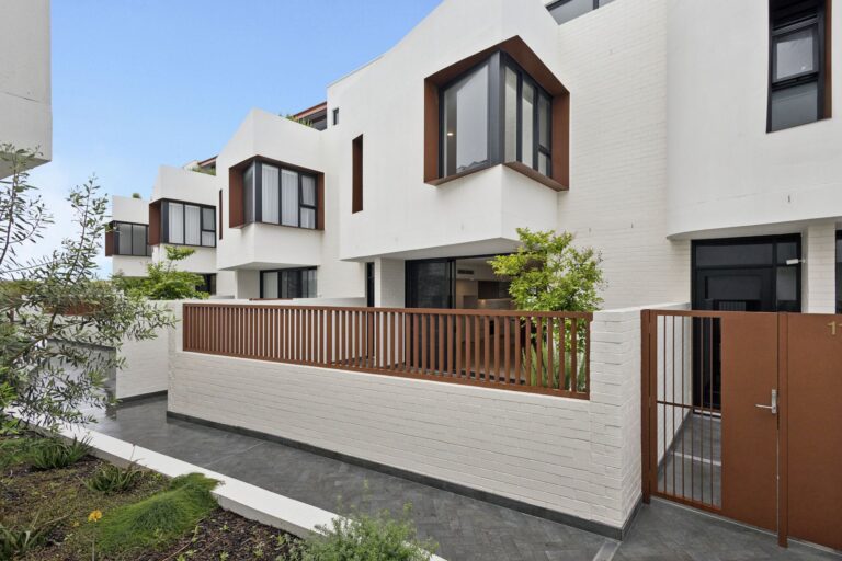 10/8 McCabe Street gallery