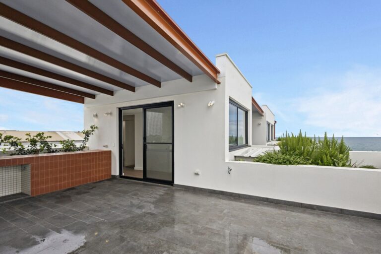 10/8 McCabe Street gallery