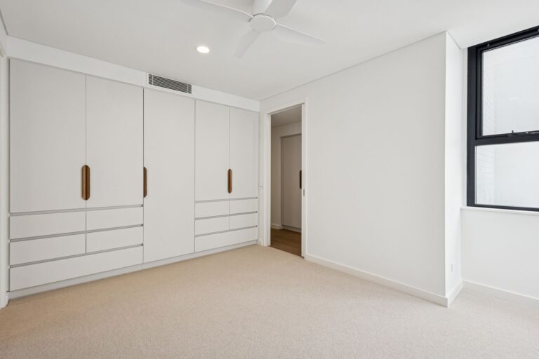 10/8 McCabe Street gallery