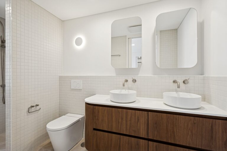 10/8 McCabe Street gallery