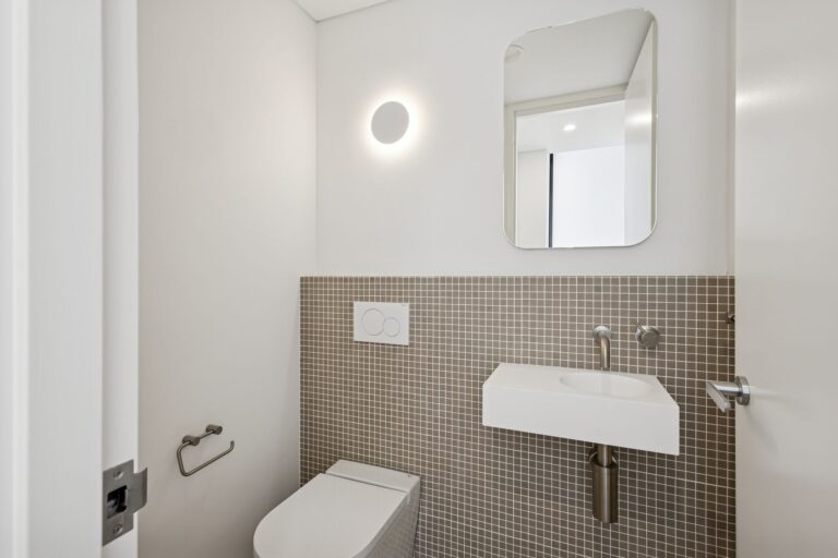 10/8 McCabe Street gallery