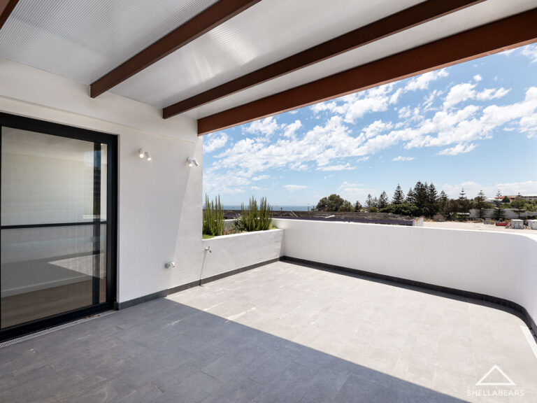 2/8 McCabe Street gallery