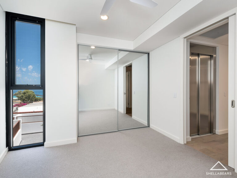 2/8 McCabe Street gallery