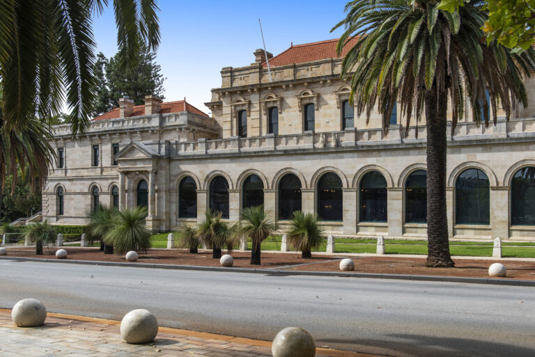 15/33 Malcolm Street gallery