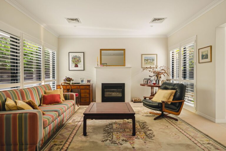 21B Bay Road gallery