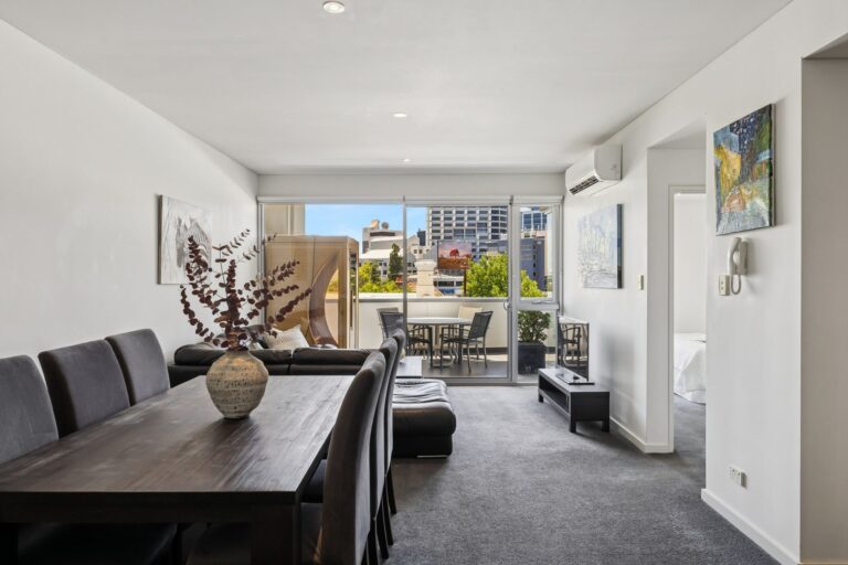 15/33 Malcolm Street gallery