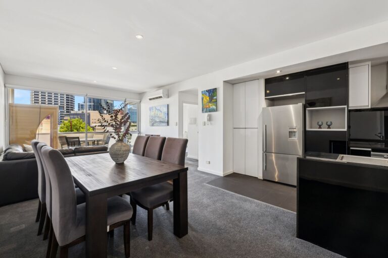 15/33 Malcolm Street gallery