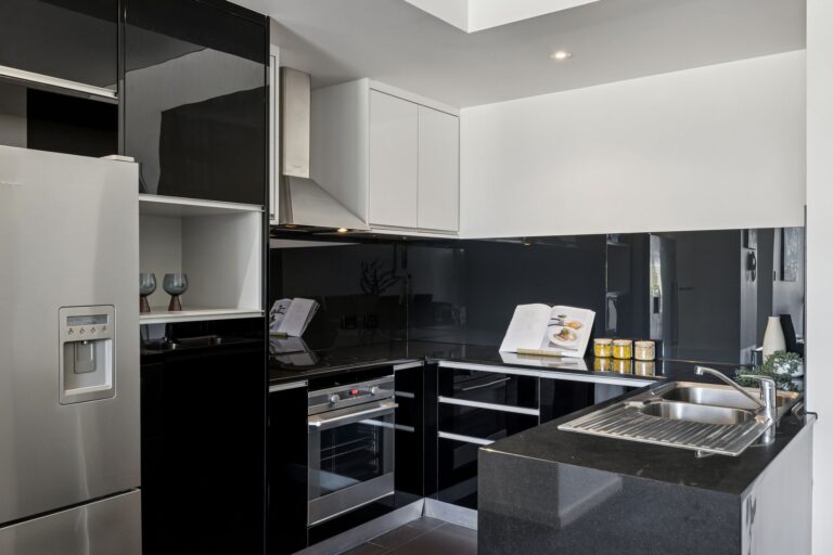 15/33 Malcolm Street gallery