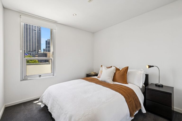 15/33 Malcolm Street gallery