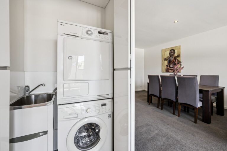 15/33 Malcolm Street gallery