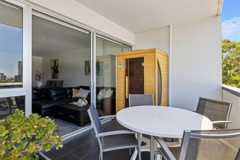 15/33 Malcolm Street gallery