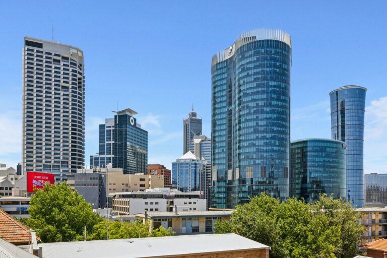 15/33 Malcolm Street gallery