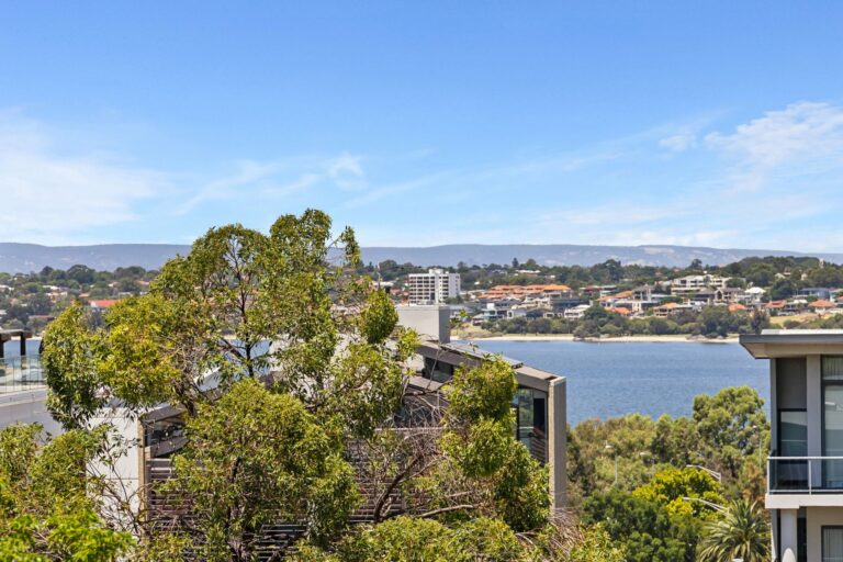 15/33 Malcolm Street gallery