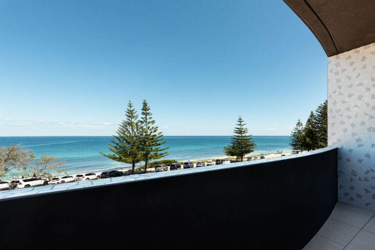 4/110 Marine Parade gallery