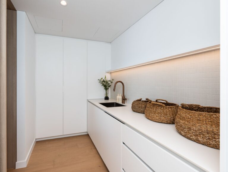 4/110 Marine Parade gallery