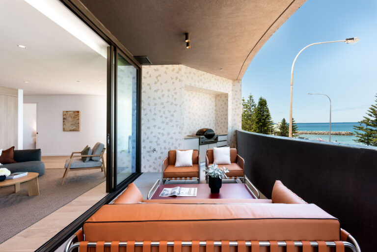 4/110 Marine Parade gallery