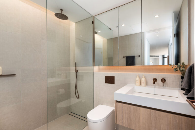 4/110 Marine Parade gallery