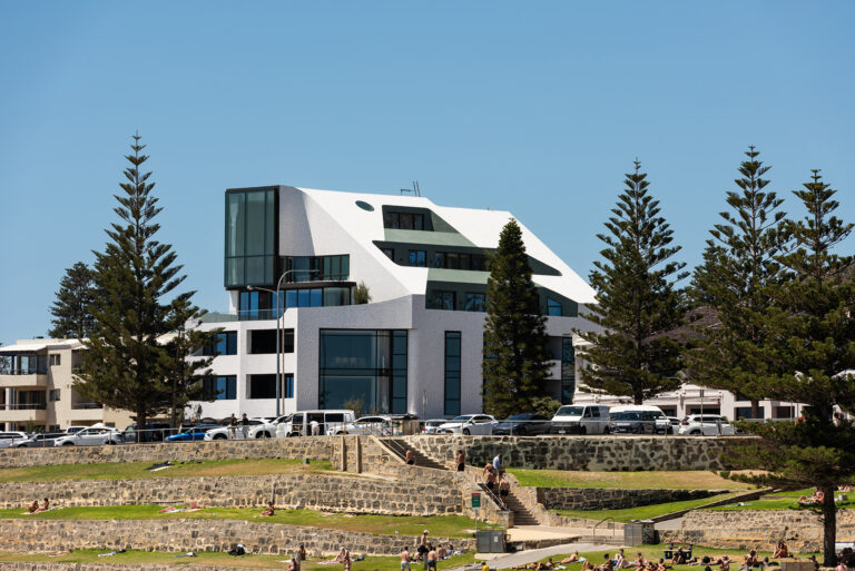 4/110 Marine Parade gallery