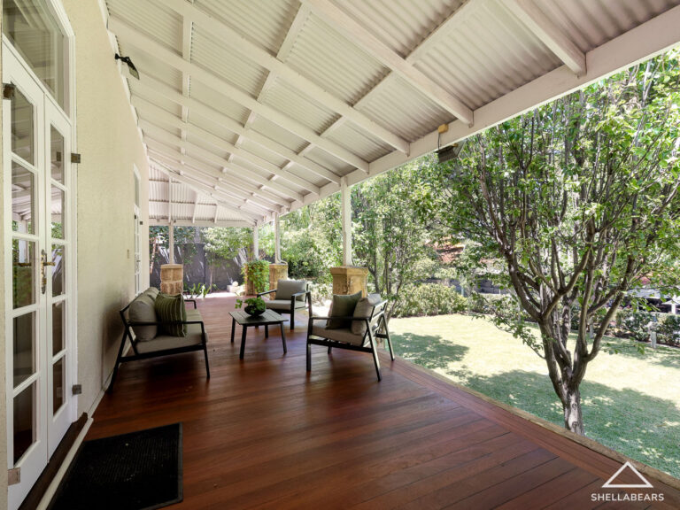 32 John Street gallery