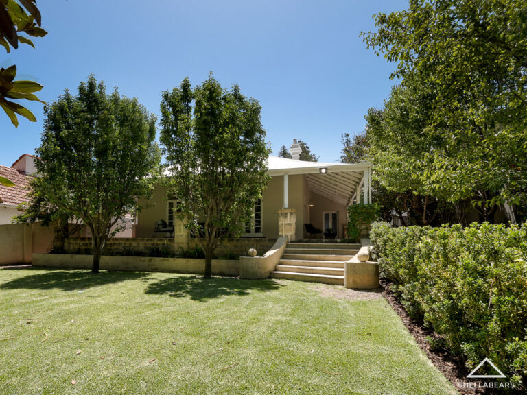 32 John Street gallery