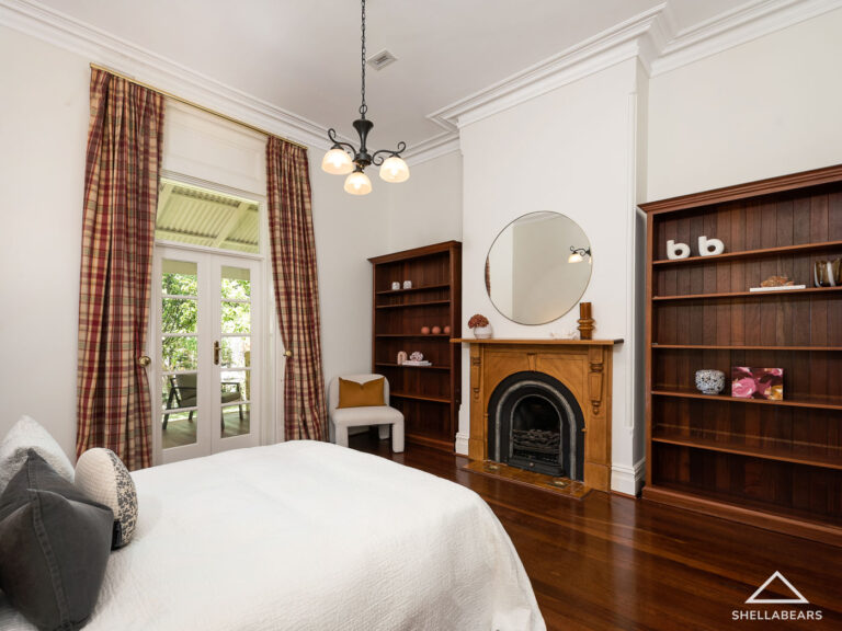 32 John Street gallery