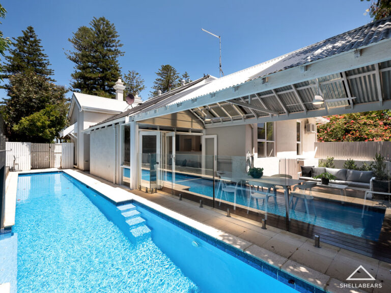 32 John Street gallery