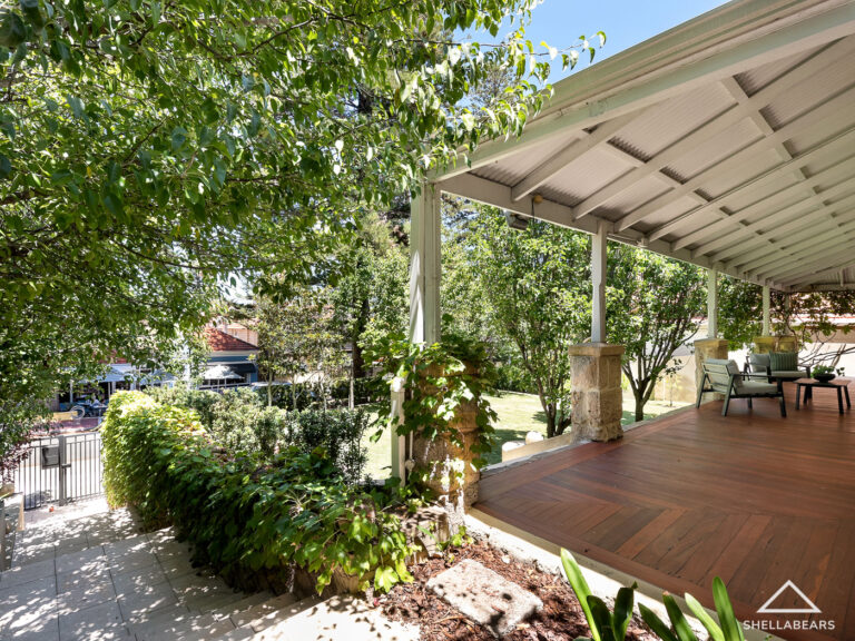 32 John Street gallery