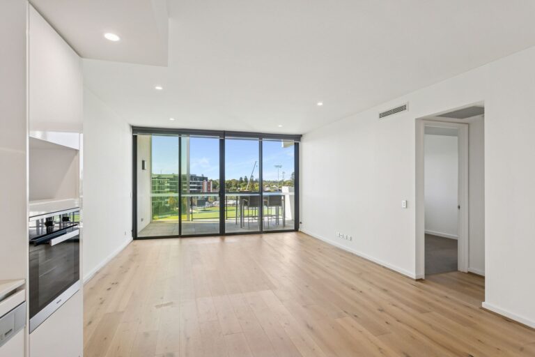93/7 Davies Road gallery