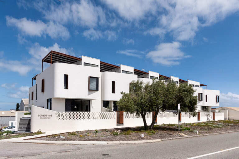 3/8 McCabe Street gallery