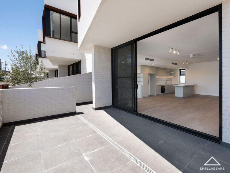 3/8 McCabe Street gallery