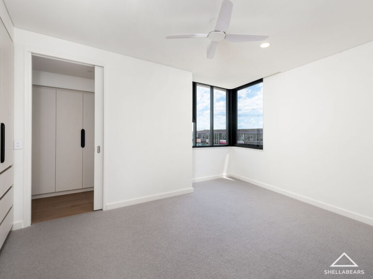 3/8 McCabe Street gallery