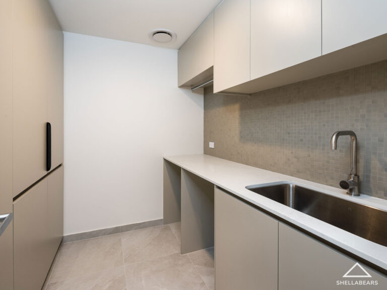 3/8 McCabe Street gallery