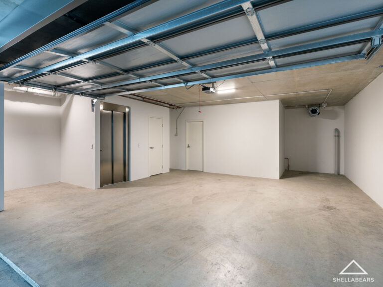 3/8 McCabe Street gallery