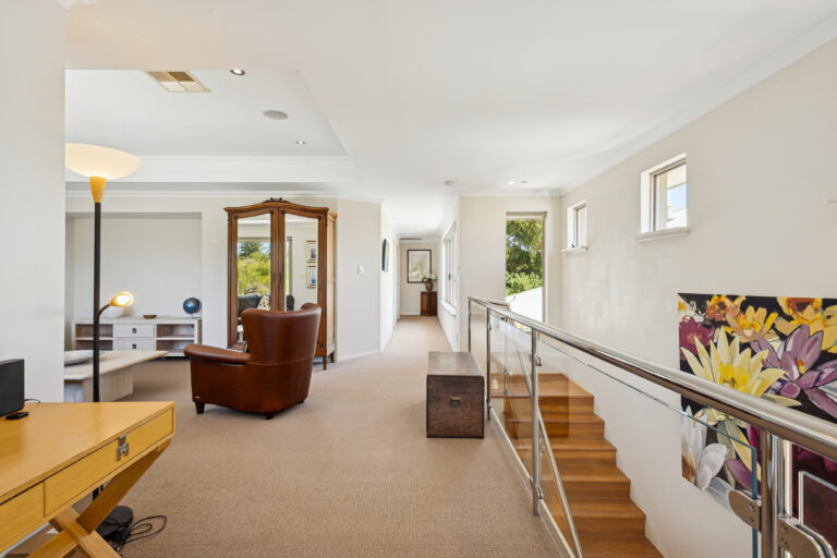 25 Lyons Street gallery