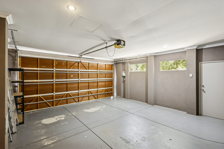 25 Lyons Street gallery