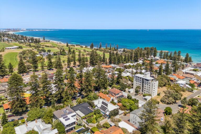 5/22 John Street gallery