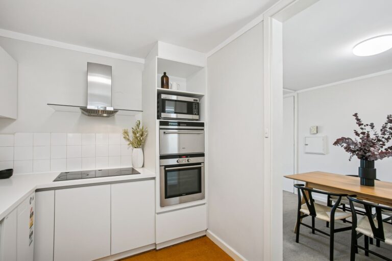 5/22 John Street gallery