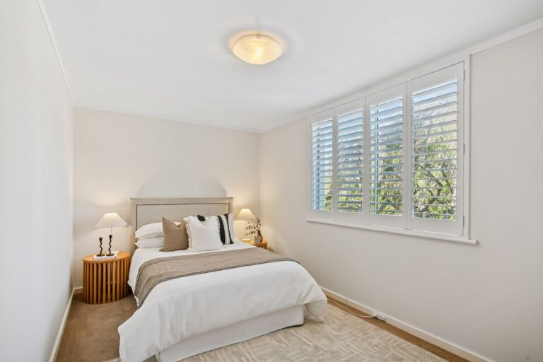 5/22 John Street gallery