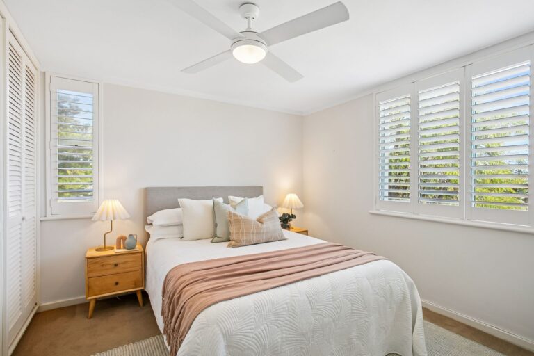 5/22 John Street gallery