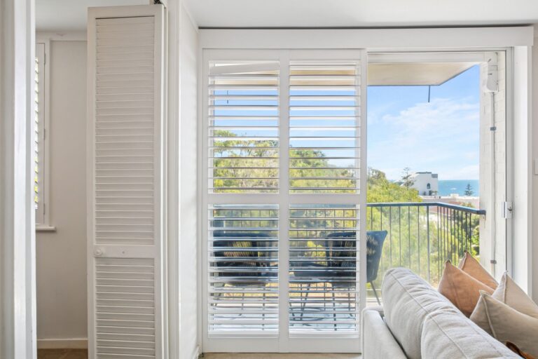 5/22 John Street gallery