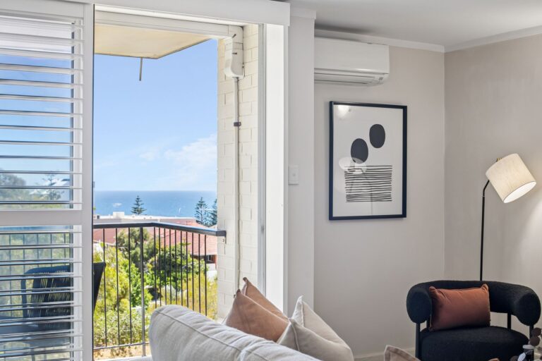 5/22 John Street gallery