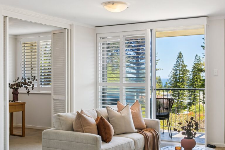 5/22 John Street gallery